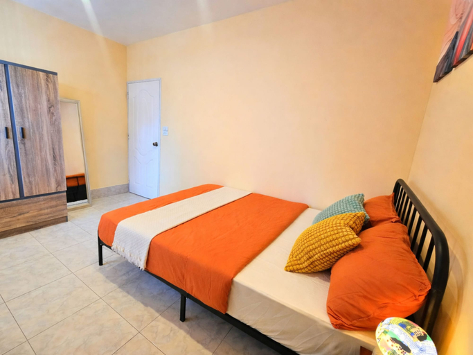 Room 5, Ubuntu Live Boutique Hostel & Rooms, Phuket Island