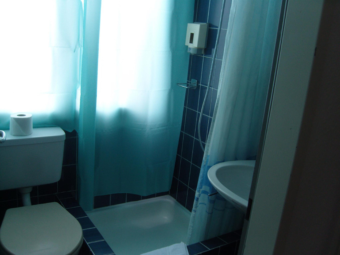 Bathroom 3, Hostel Vista Zweisimmen, Obersimmental