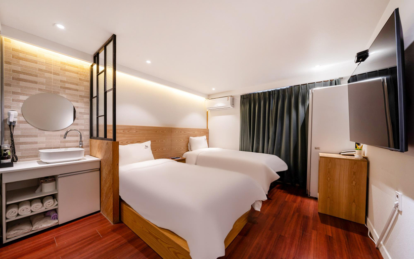 Bedroom 3, Busan Suyeong Bomnal, Suyeong