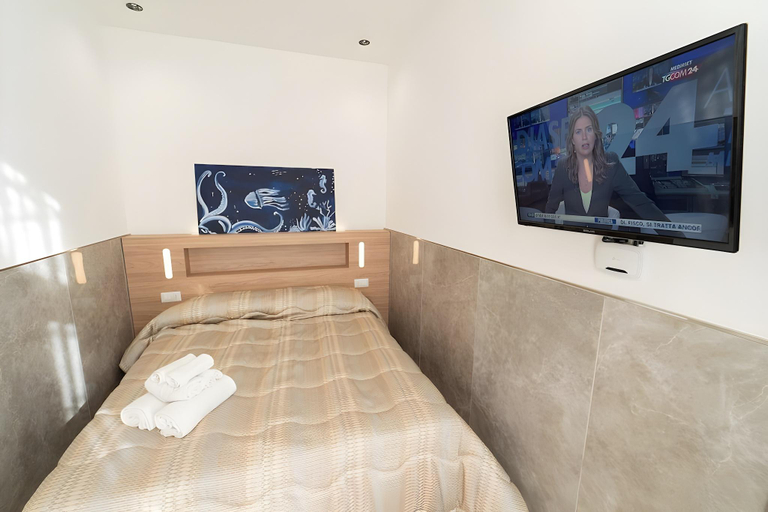 Bedroom 3, Le 4 Stagioni Dante's Suites H. Napoli Centro, Napoli