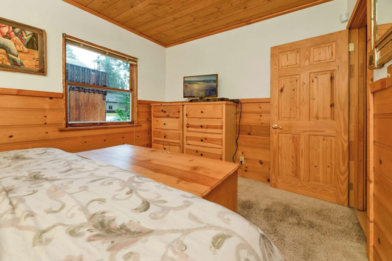 Bedroom 2, Little Bear #1079, San Bernardino