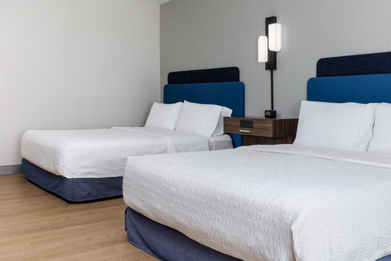 Bedroom 4, Hampton Inn & Suites Niles/Warren, Trumbull