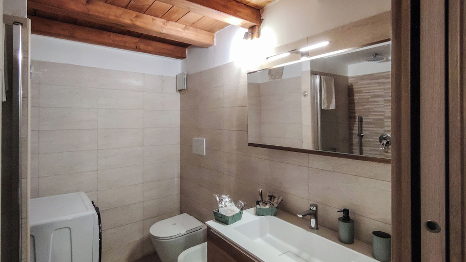 Bathroom 2, Casetta Francese, Bari