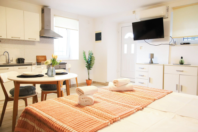 Room 3, Apartment Akidado - Garden & Sea View, Pula