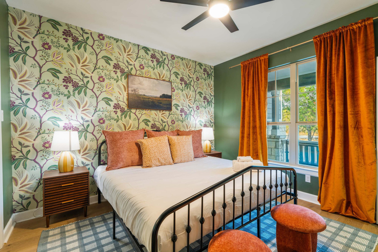 Room 3, Dink Dip Dream - Pickleball - Pool - Putt Putt, Hays