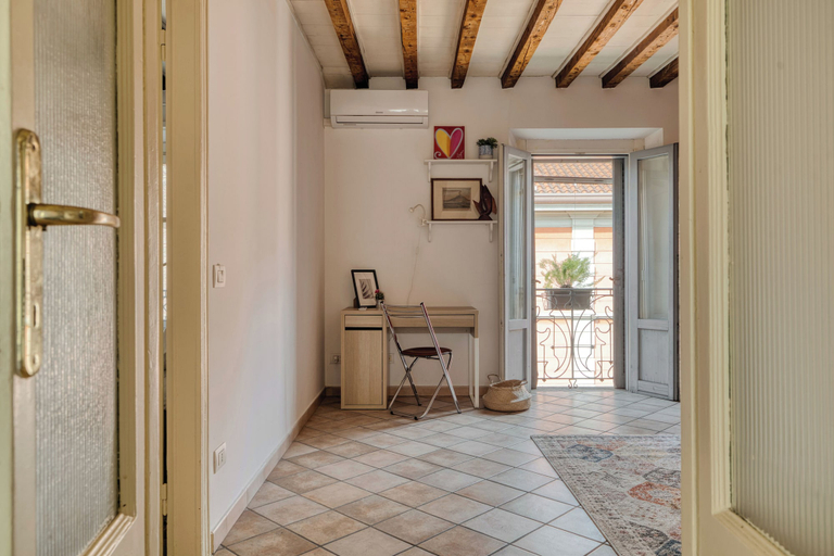 Interior 4, Bright 1BR with Balcony in Navigli, Milano