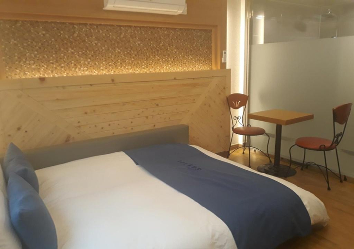 Bedroom 3, SKY Hotel, Changwon