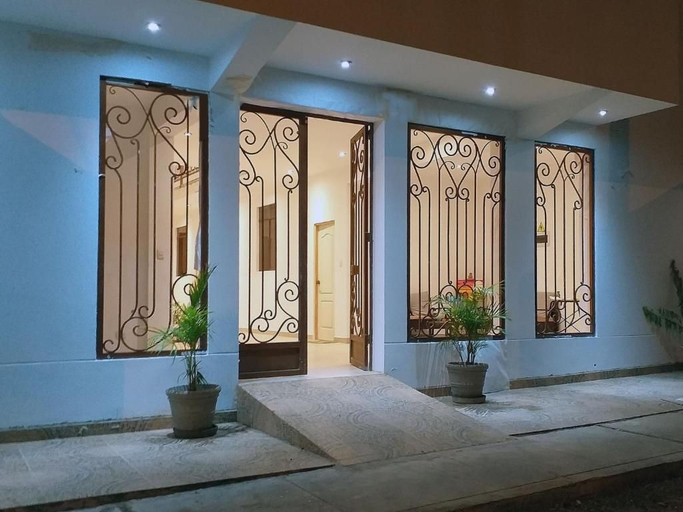 Exterior detail, ISLA VELA PARACAS, Pisco