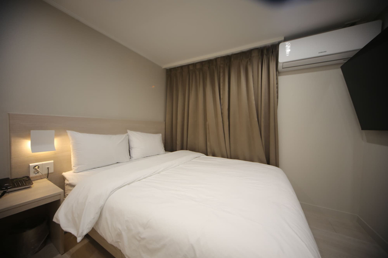 Bedroom 1, Hotel Picasso, Gangbuk