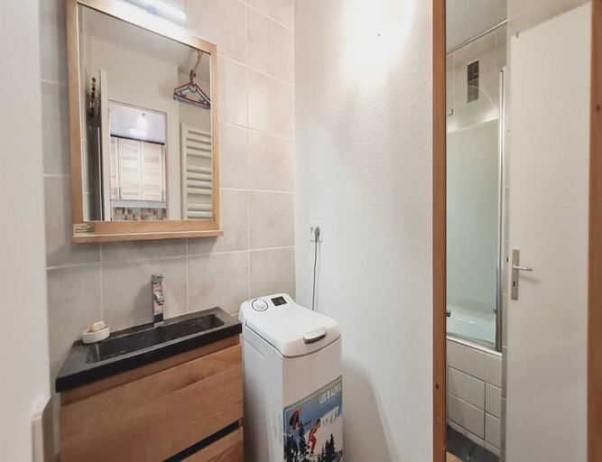 Bathroom, 2-bedroom Apartment in Les Deux Alpes, Isère