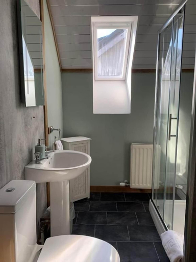 Bathroom 5, Skye Basecamp - Hostel, Highland