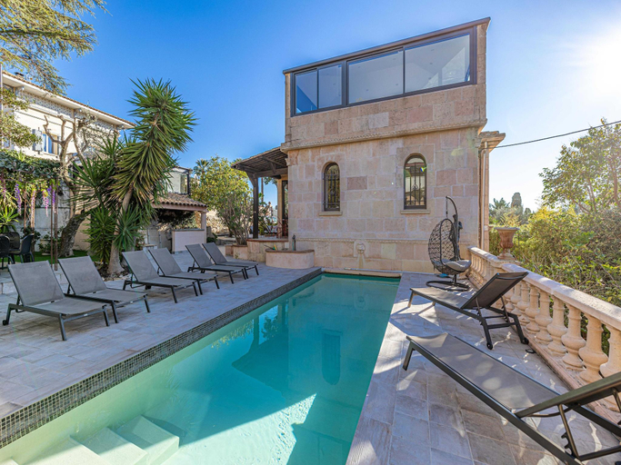 Sport & Beauty 4, Luxurious Villa with heated pool 6BR/12p - Cannes Juas, Alpes-Maritimes