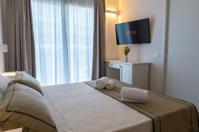 Bedroom 3, Landlord, Sassari