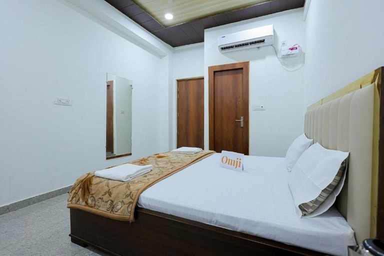 Room 5, Omji Ashram -  Ramnagar, Mathura