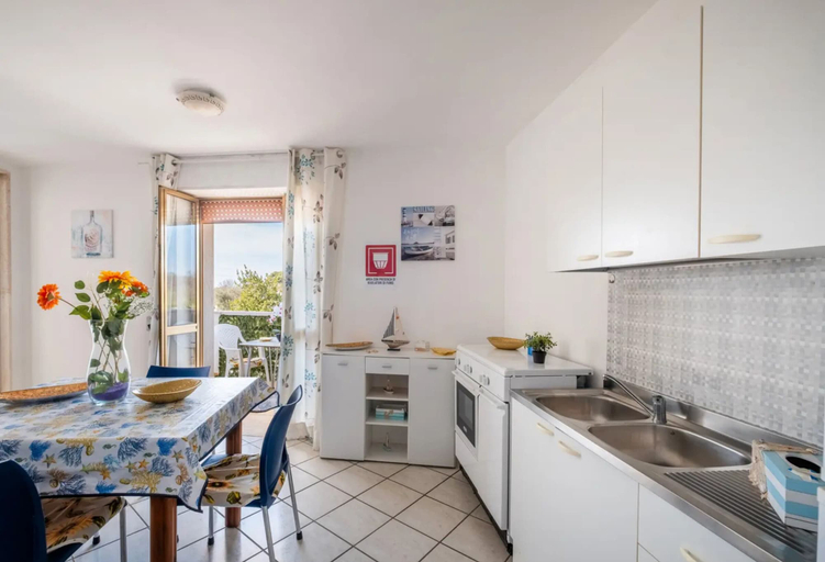 Interior 5, Refuge With a View of the sea, Lecce