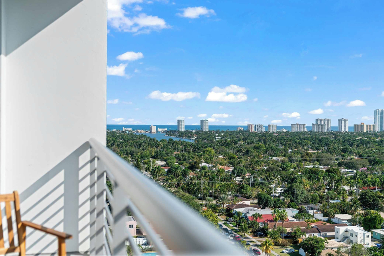 Interior 2, Hollywood Beach Speakeasy Condo With Pool, Broward