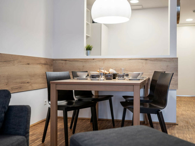 Dining 5, Apartment in Rohrmoos-untertal With Balcony, Liezen