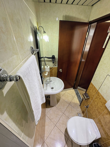 Bathroom 5, Hivas Hotel, Fatih