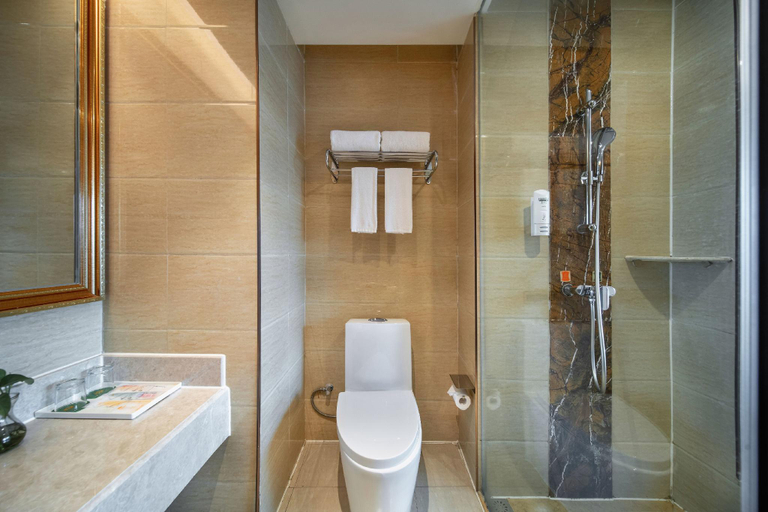 Bathroom 3, Vienna Hotel Guizhou Zunyi Xinpu Riyue Xingcheng, Zunyi