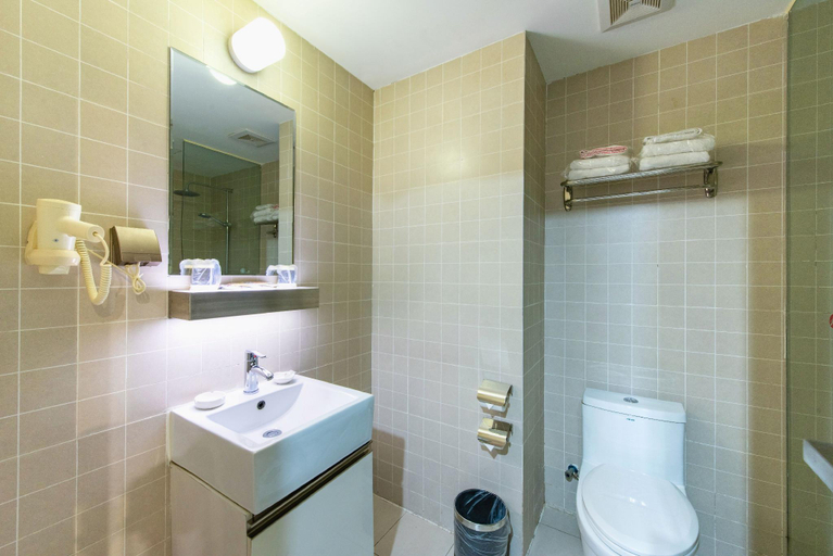 Bathroom 3, Jinjiang Inn Select Baoding Xiong'an New District Baiyangdian, Baoding