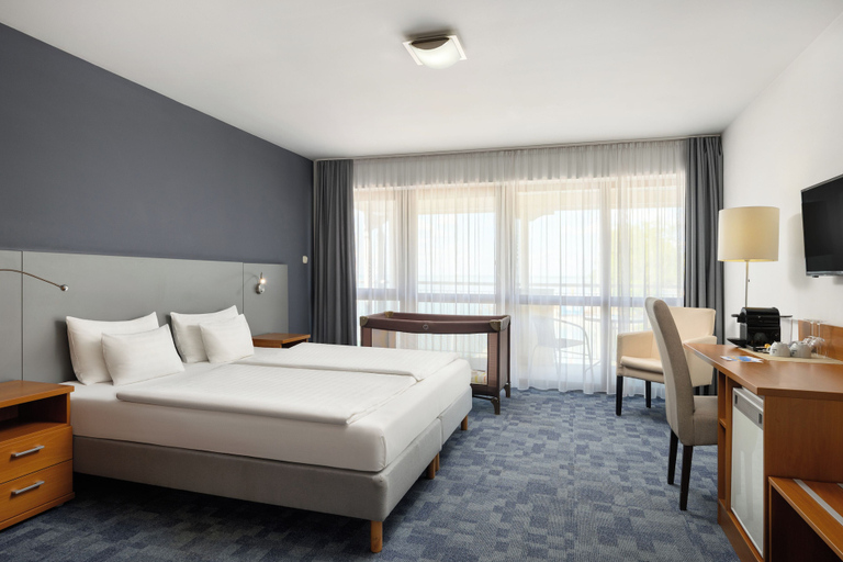 Bedroom 3, Hotel Yacht Wellness & Business, Siófok