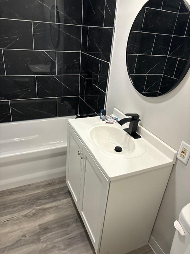 Bathroom 5, Willow Inn Suites, Eau Claire