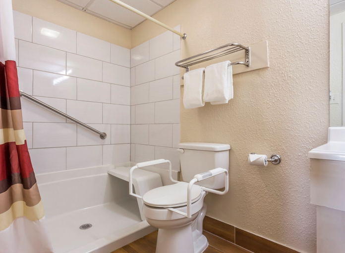 Bathroom 4, Red Roof Inn Sumter, Sumter