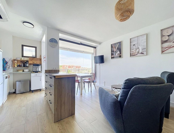 Living room 4, Alpine Ski Apartment in Tignes for 4, Hérault