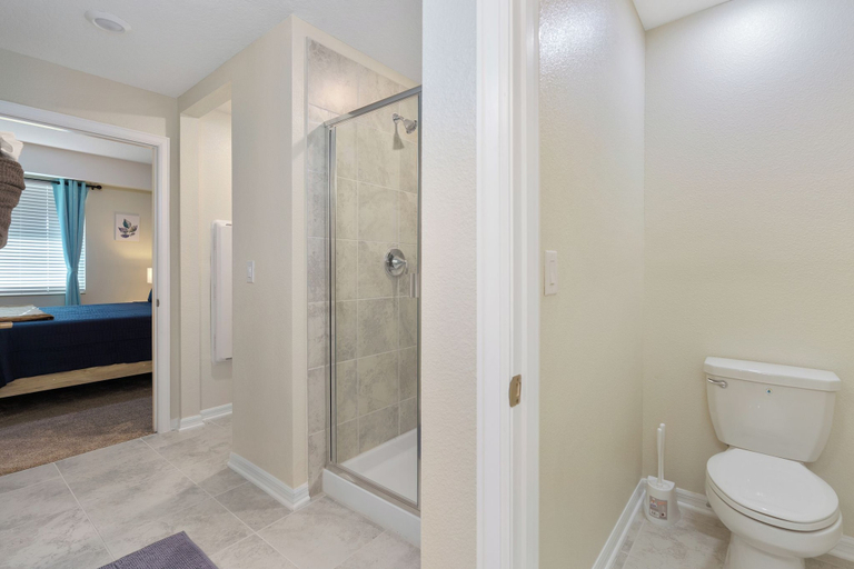 Interior 5, Stylish Dining, Modern Kitchen & Minion Room Near Disney Magic, Osceola