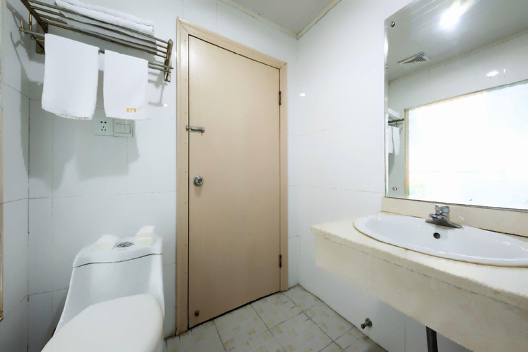 Bathroom 3, Lavande Hotel Jingjiang Automobile Terminal, Taizhou