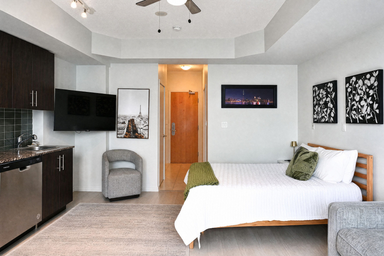 Bedroom 1, Maple leaf square, Toronto