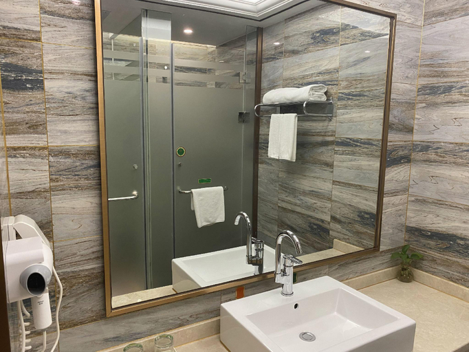 Bathroom 3, Vienna Hotel Guangxi Yizhou Sankeshu, Hechi