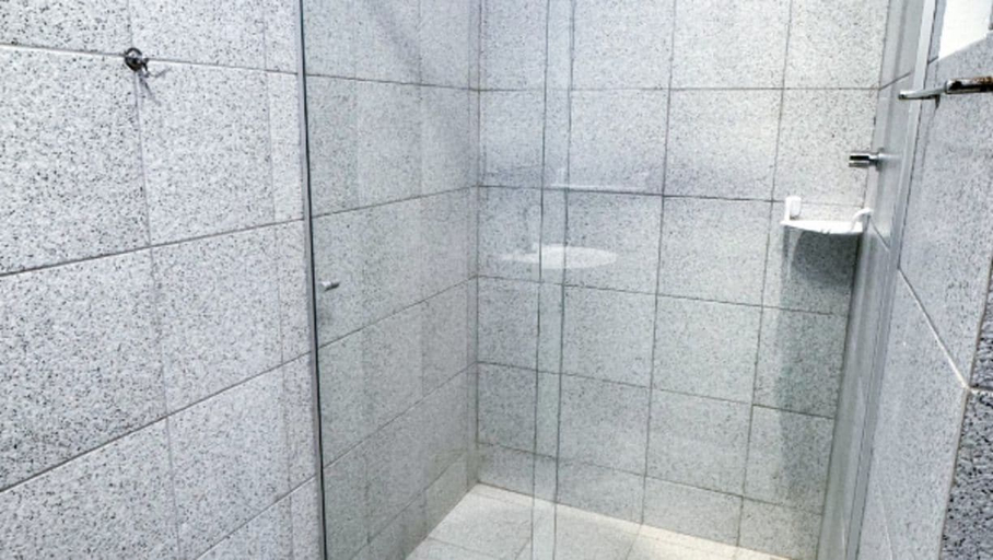 Bathroom, Sol Flats, São João da Barra