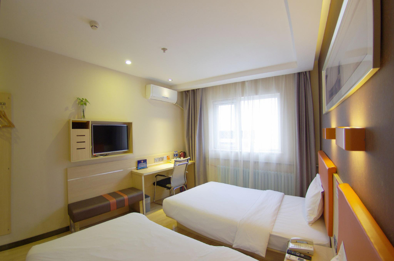 Bedroom 3, 7Days Premium Beijing Xidan Lingjing Hutong Metro Station Branch, Beijing