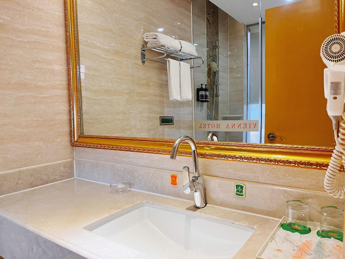 Bathroom, Vienna Hotel Guangxi Fangcheng, Fangchenggang