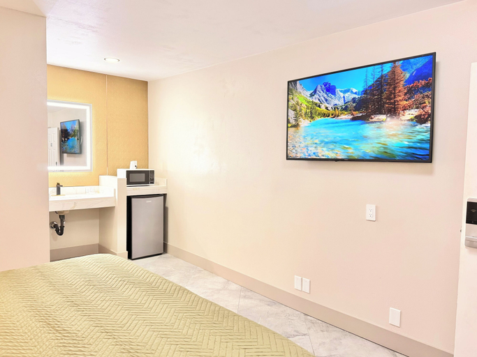 Bedroom 3, BRISTOL MOTEL, Los Angeles