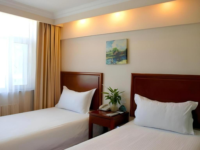 Bedroom 2, GreenTree Inn Urumqi South Xinhua Road Hotel, Ürümqi