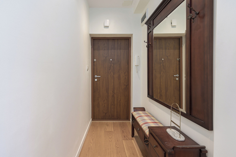 Interior entrance, Lumina 2room Apart with Balcony 6 guests, Warsaw