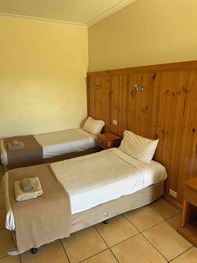 Bedroom 4, Lzay river motor inn, Swan Hill - Central