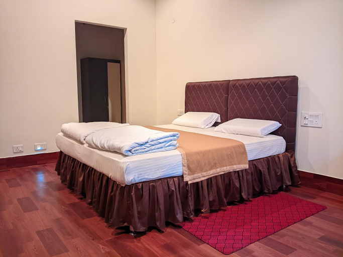 Bedroom 3, Ooty Boulevard, The Nilgiris
