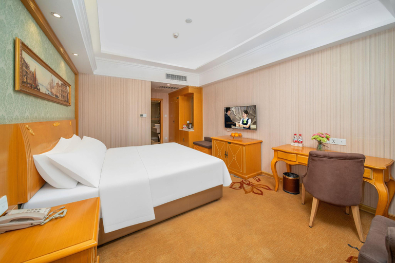 Bedroom 2, Vienna Hotel Guangxi Lingshan Liufengshan Pedestrian Street, Qinzhou