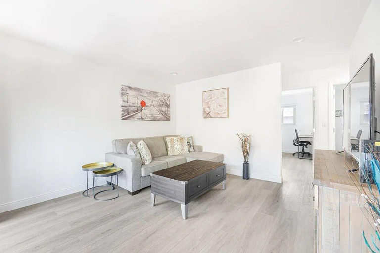 Others 5, Silicon Valley Airbnb, Santa Clara
