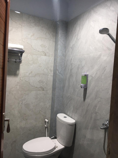 Bathroom, Fairuz Hotel, Central Aceh