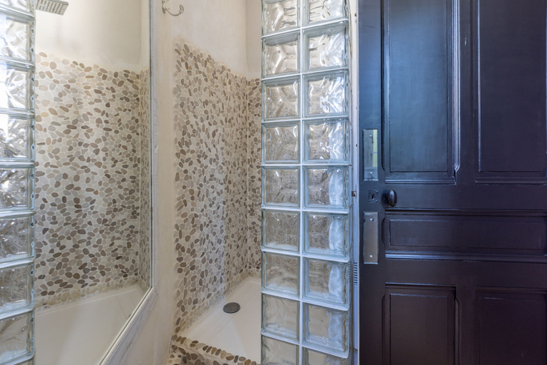 Room 5, 2 Chambres -2 Sdb- Balcon- Forville A2b106, Alpes-Maritimes