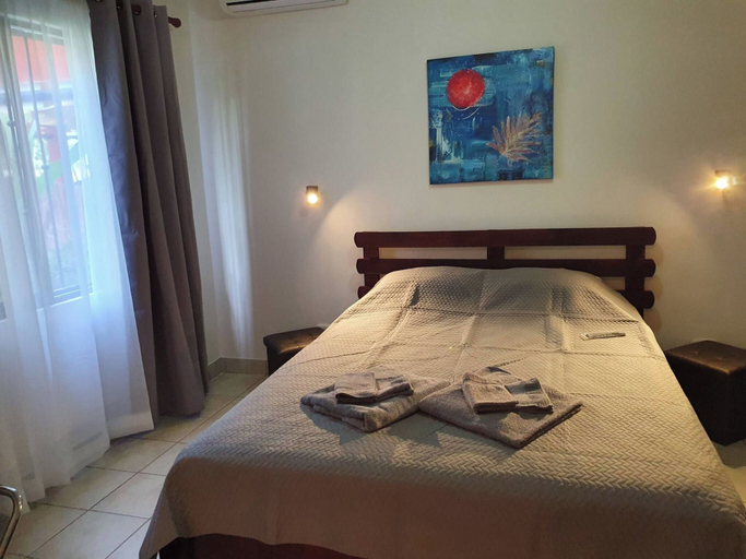 Room 2, Marina Loft Condos # 101, 1 Floor, Carrillo