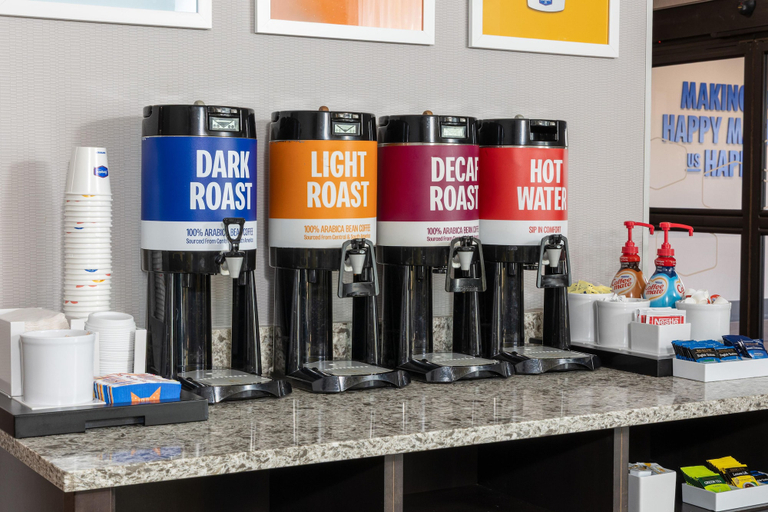 Food & Drinks 5, Hampton Inn & Suites Niles/Warren, Trumbull
