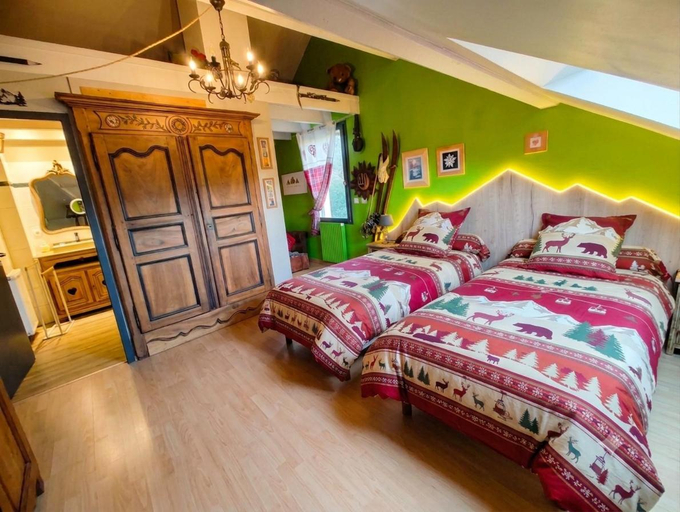 Bedroom 3, Le Belvedere : chambres et table d'hotes, Savoie
