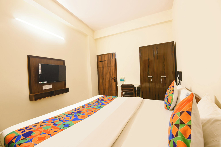 Room 2, Fabhotel Cozi Inn, Gurgaon