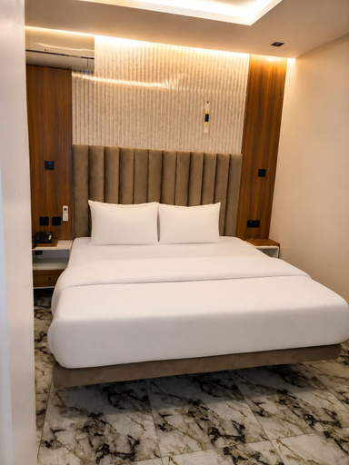 Room 3, Dual Hotel and Apartments Limited, Mushin