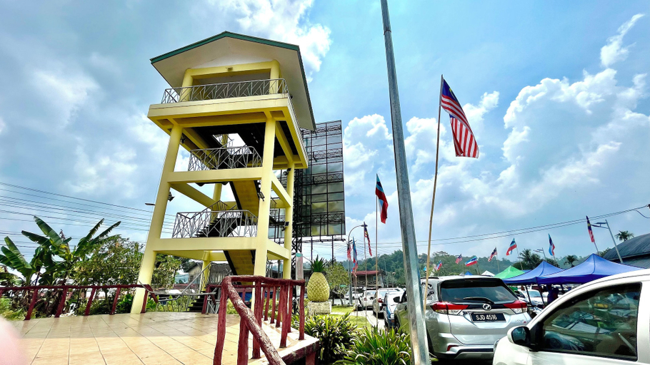 Parking 4, BambooZinc Campstay Pekan Nabalu, Tuaran